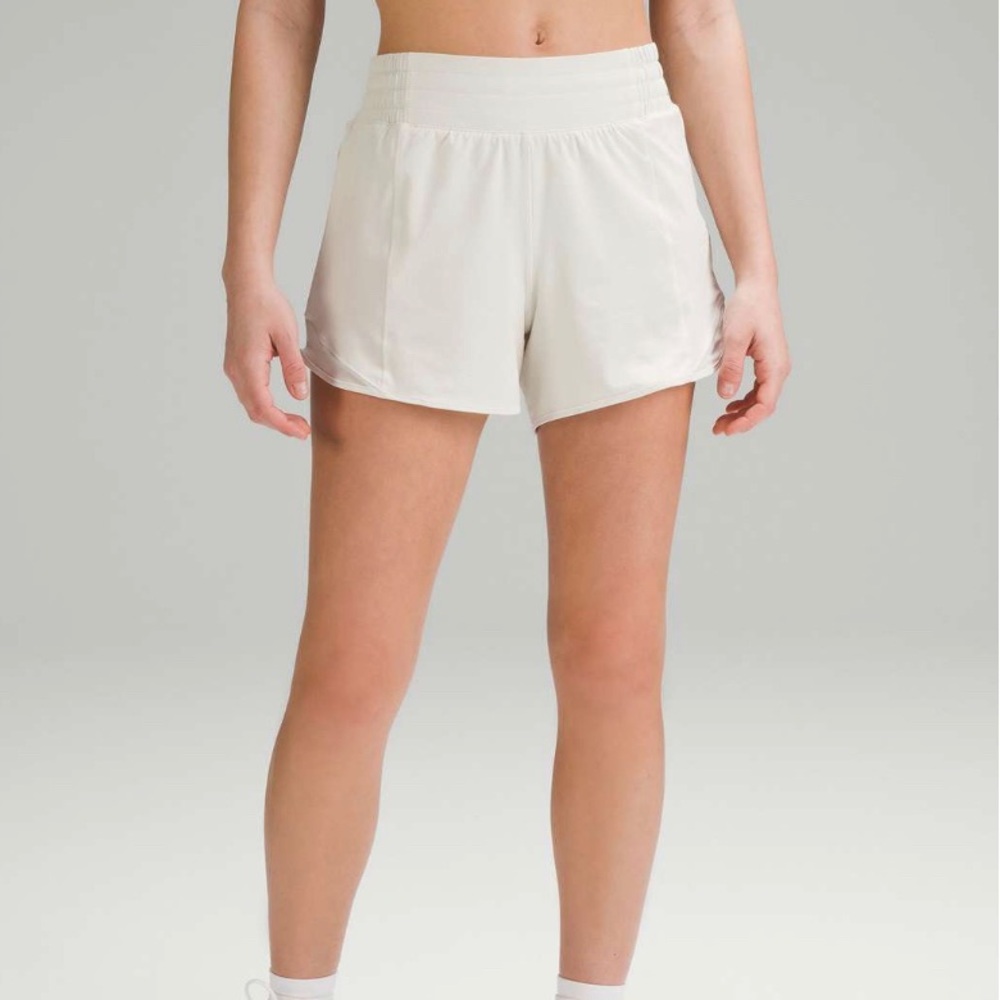 SOLD Lululemon Hotty Hot High-Rise Lined Shorts 4” Bone Size 6